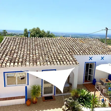 Casa Da Aldeia * Santa Bárbara de Nexe