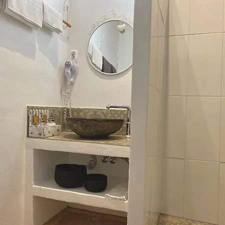 Casa Da Aldeia * Santa Bárbara de Nexe